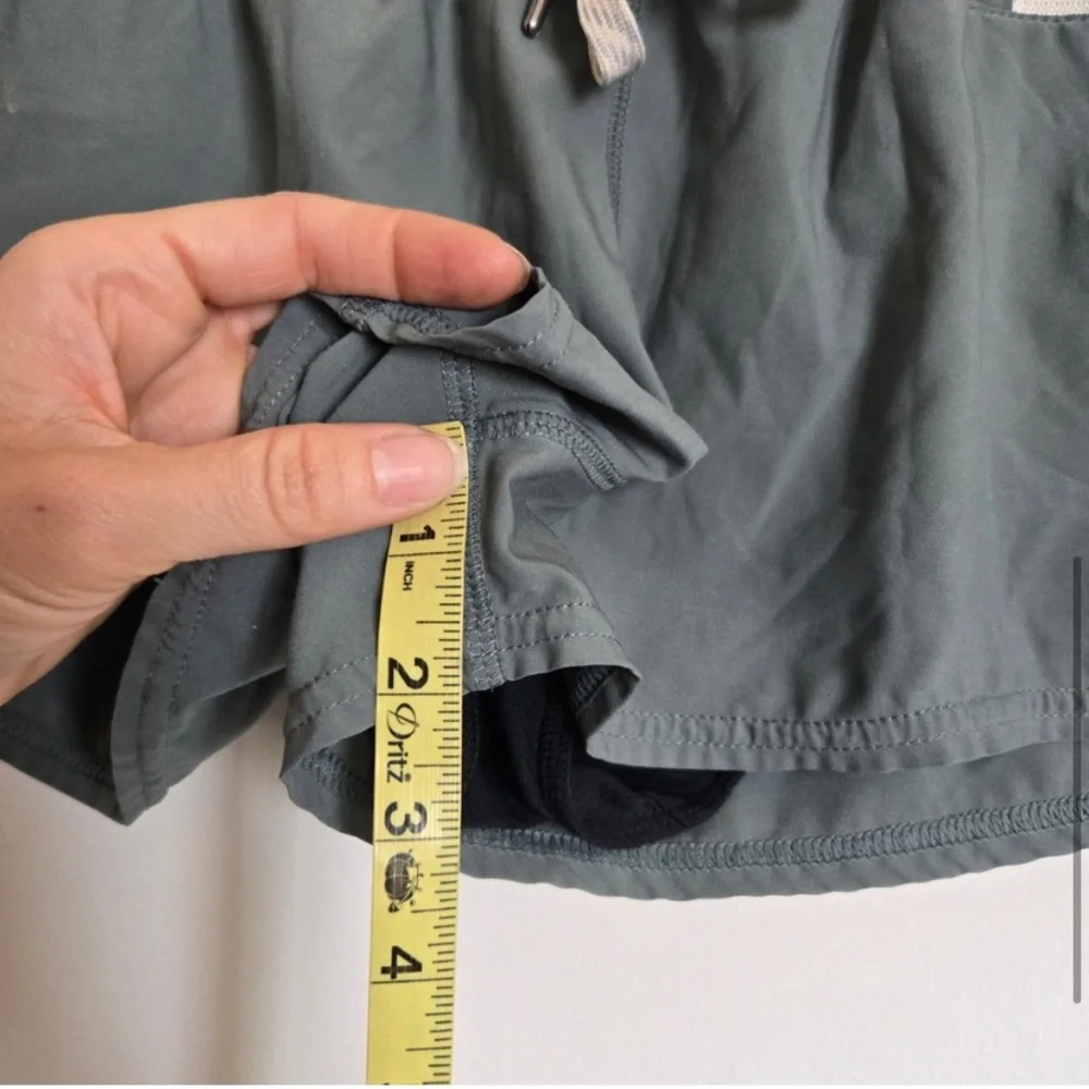 - Vuori Size Small Seafoam Green Relaxed Lines Athletic Casual Short Shorts - Picture 5 of 5